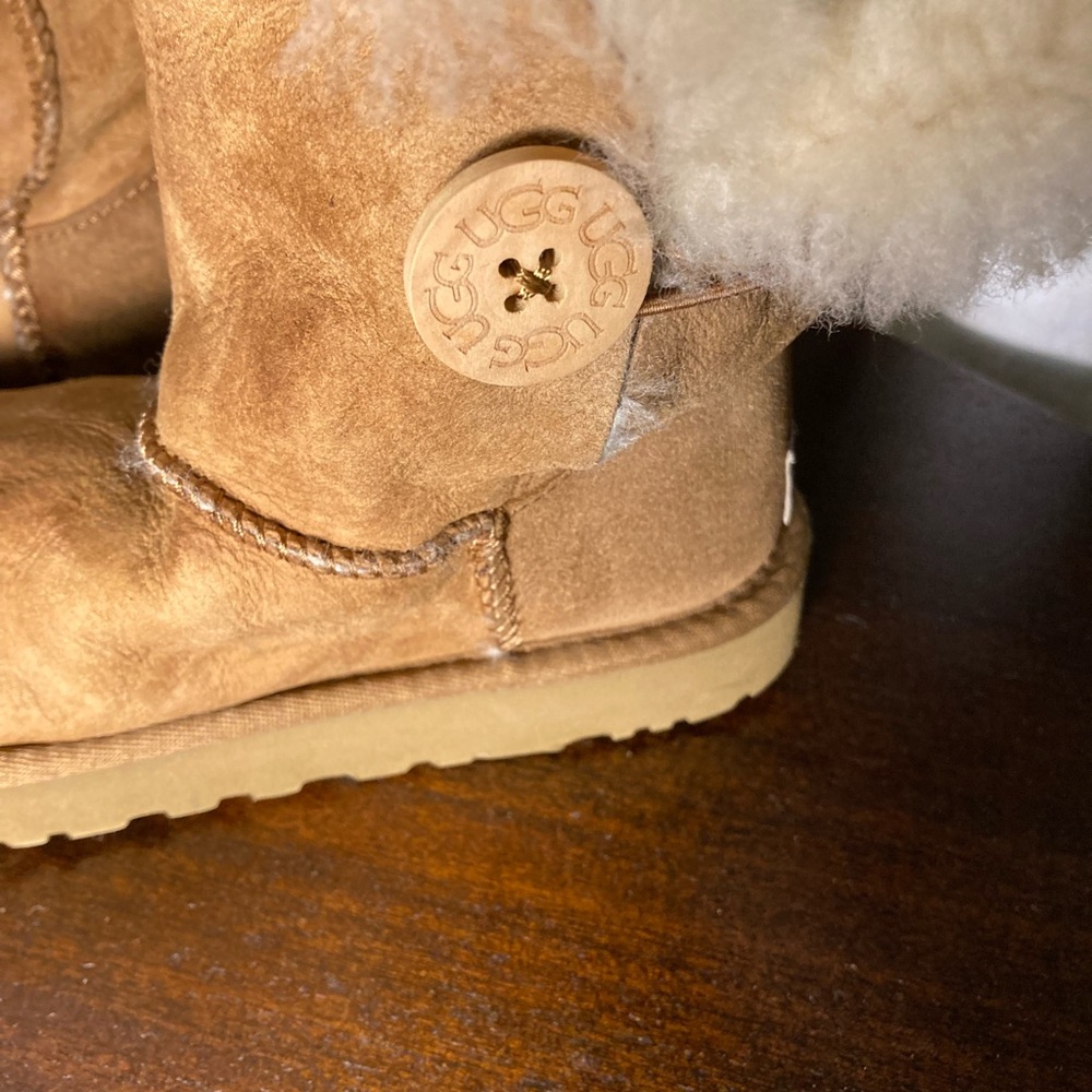 UGG SIZE 8 Bailey boot womens - Picture 5 of 8